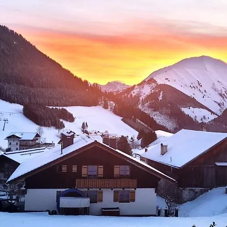 Zur Rose In Bij De Piste Berwang