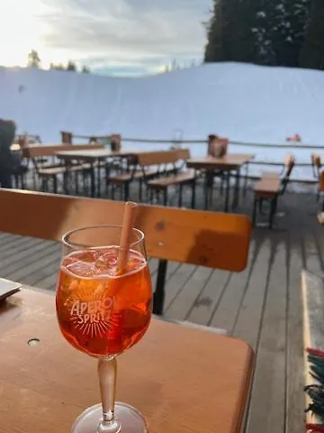 Zur Rose In Bij De Piste