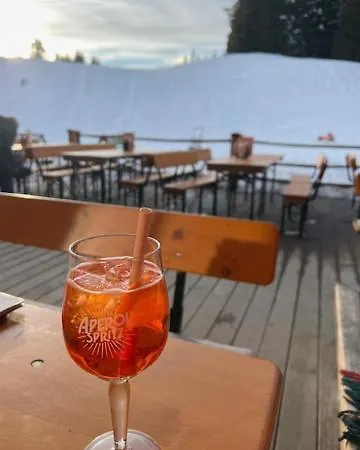 Zur Rose In Bij De Piste