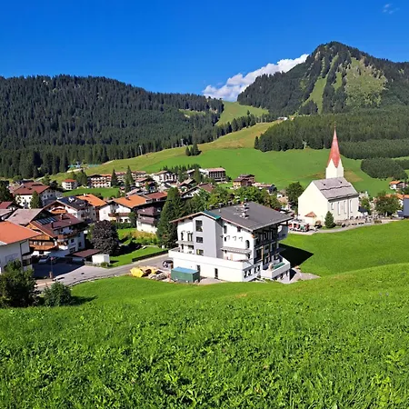Zur Rose In Bij De Piste