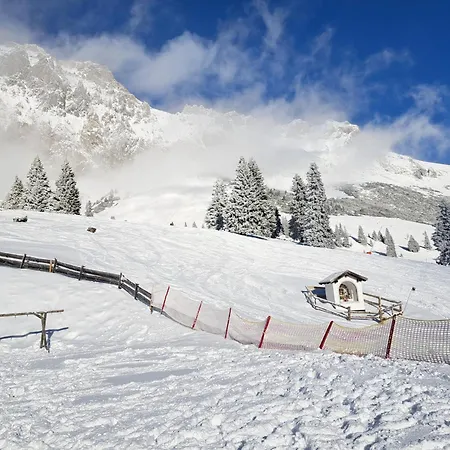 Zur Rose In Bij De Piste Apartman