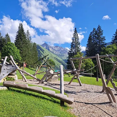 Zur Rose In Bij De Piste