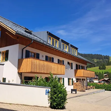 Zur Rose In Bij De Piste Daire *