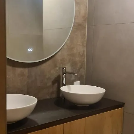 Zur Rose In Bij De Piste شقة بيروانغ